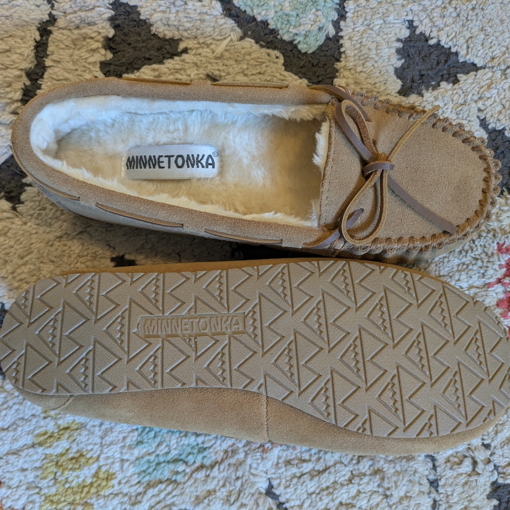 Minnetonka Tan Suede Moccasin Slippers with Bow